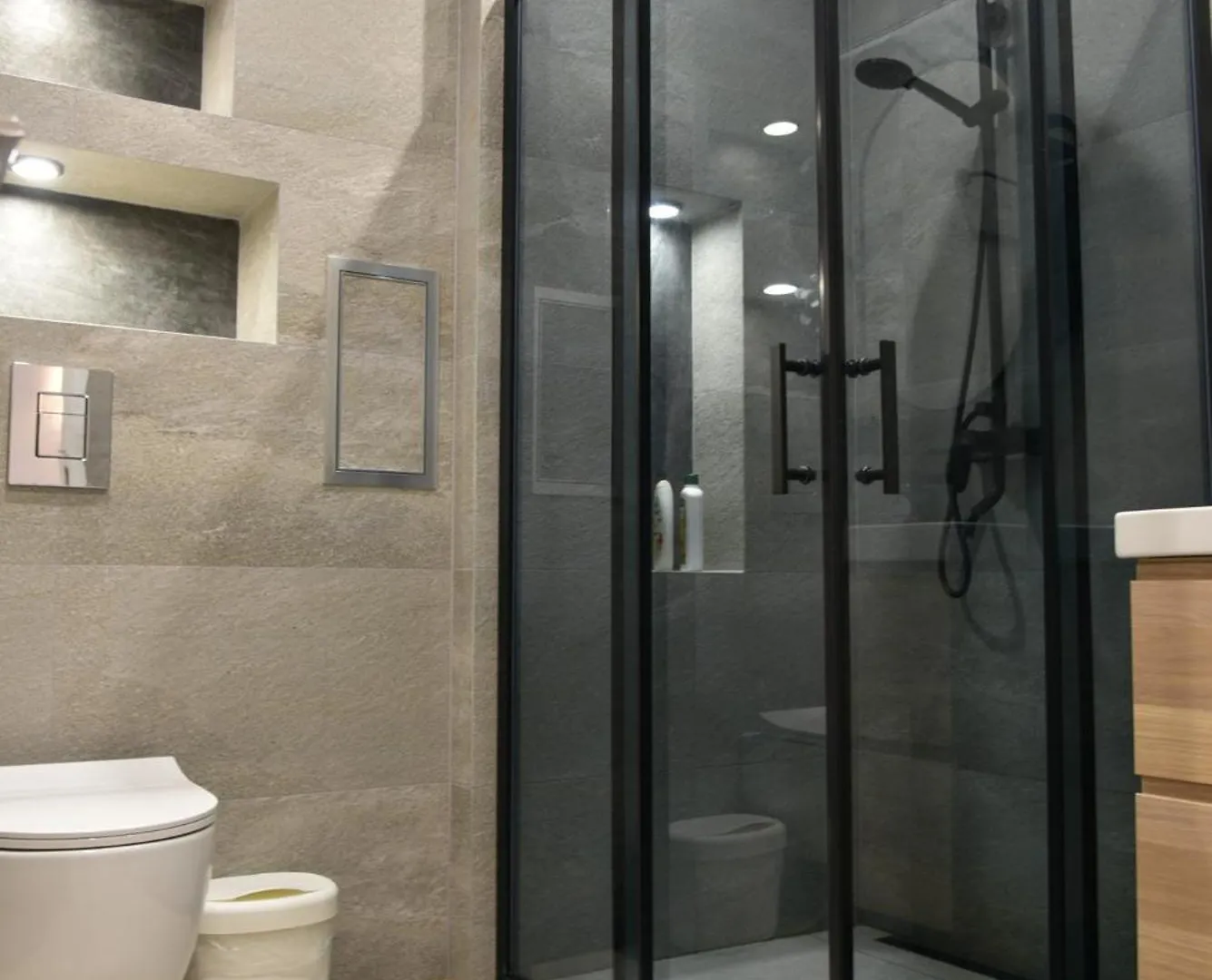 Sunlit Elegance Escape Apartment Varna