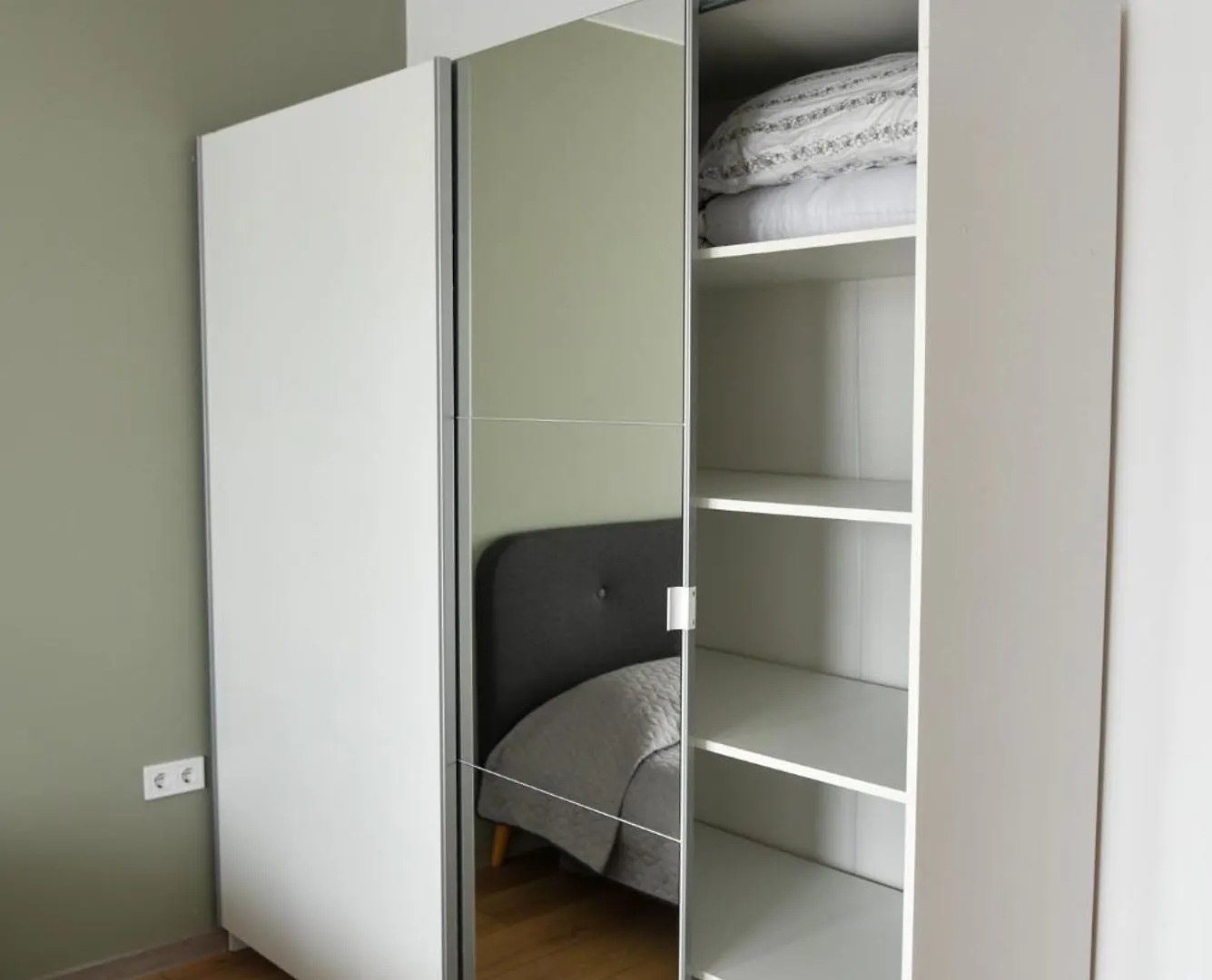 Sunlit Elegance Escape Apartment Varna